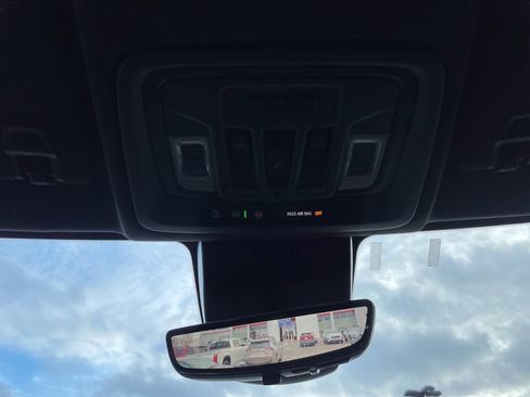 Used 2022 GMC Sierra 1500 AT4 w/ AT4 Premium Package image 32