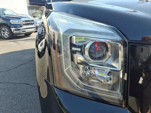 Used 2019 GMC Yukon SLT w/ Open Road Package AWD/4WD image 9