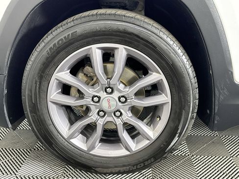 Used 2023 GMC Terrain SLT image 37