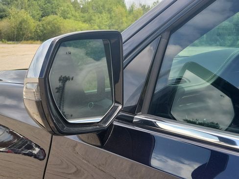 Used 2023 Chevrolet Tahoe Premier AWD/4WD image 10