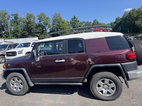 Used 2007 Toyota FJ Cruiser 4WD image 2