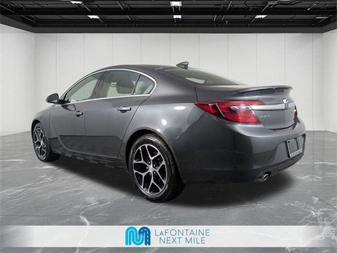 Used 2017 Buick Regal Sport Touring image 3