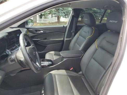 Certified 2025 Chevrolet Trax ACTIV w/ Driver Confidence Package FWD image 5