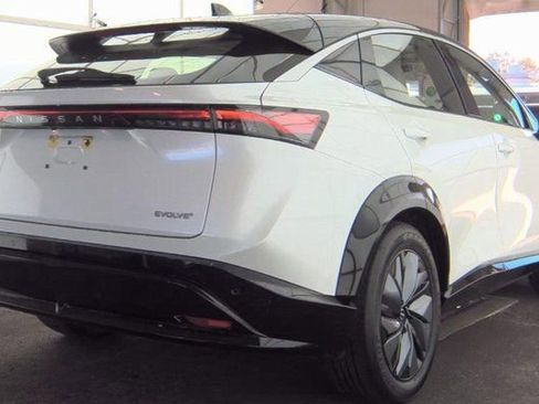 Used 2023 Nissan Ariya FWD image 2