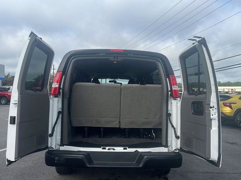 Used 2024 Chevrolet Express 3500 LS image 37