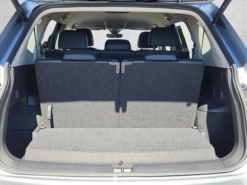 Used 2024 Volkswagen Tiguan SE image 6