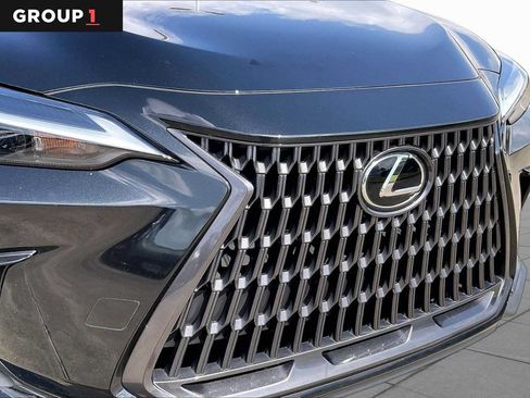 Used 2024 Lexus NX 250 FWD w/ Towing Package (2000 Lbs) image 27