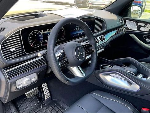 New 2026 Mercedes-Benz GLS 580 4MATIC image 5