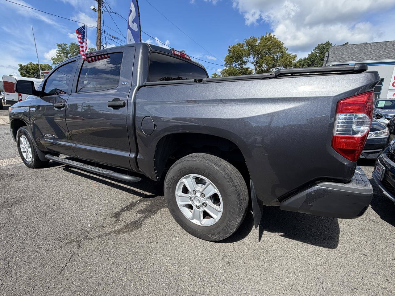 Used 2021 Toyota Tundra SR5 AWD/4WD image 7