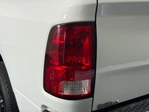 Used 2018 RAM 1500 Express RWD image 30