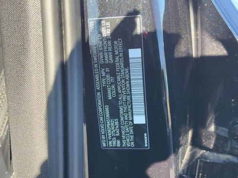 Used 2025 Volvo XC90 B6 Plus image 26