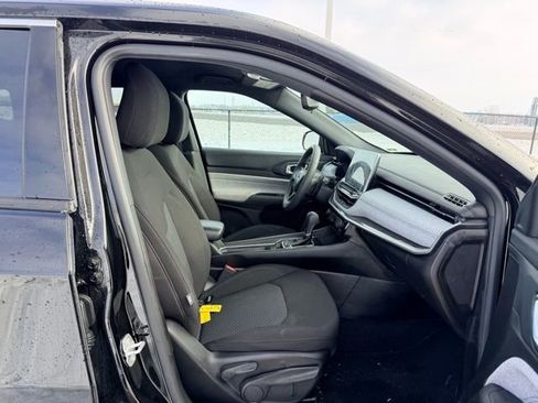 Used 2023 Jeep Compass Sport image 12