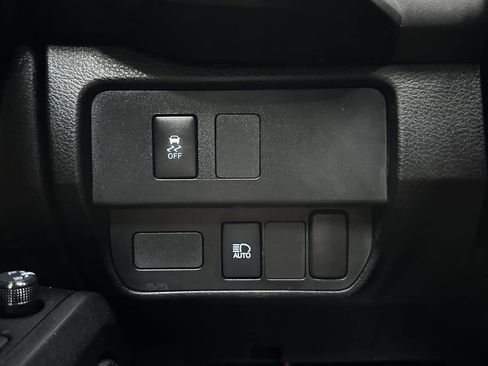 Used 2020 Toyota Tacoma SR image 25