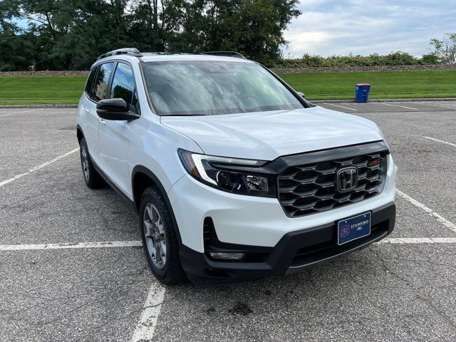 Used 2023 Honda Passport TrailSport image 2