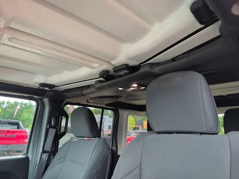 Used 2020 Jeep Wrangler Unlimited Sport AWD/4WD image 23