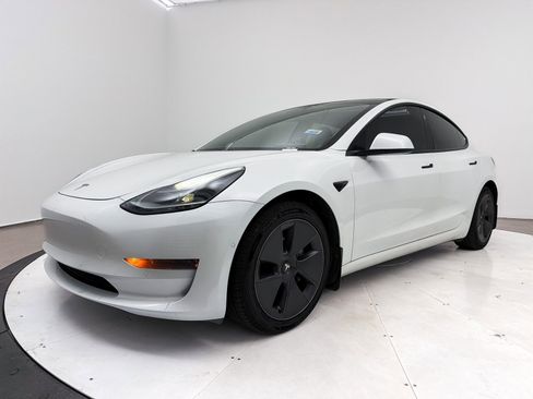 Used 2021 Tesla Model 3 Standard Range Plus image 12