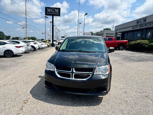 Used 2019 Dodge Grand Caravan SE FWD image 5