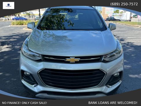 Used 2017 Chevrolet Trax Premier FWD image 2