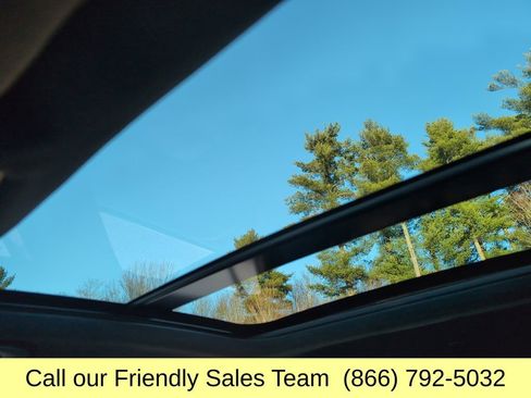 Used 2017 INFINITI QX30 Premium w/ Navigation Package image 22