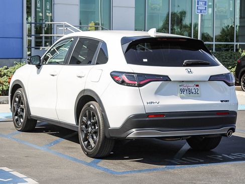 Used 2025 Honda HR-V Sport image 9