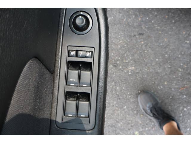 Used 2013 Chrysler 200 Touring FWD image 11