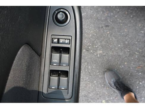 Used 2013 Chrysler 200 Touring FWD image 11