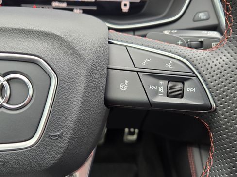 Used 2023 Audi SQ5 Prestige w/ Prestige Package image 31