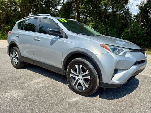 Used 2017 Toyota RAV4 LE FWD image 6