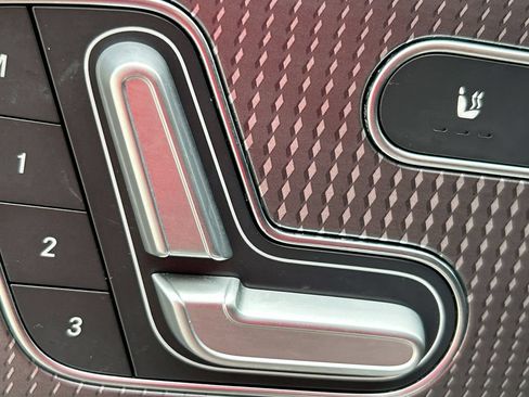 Used 2022 Mercedes-Benz GLB 250 image 12
