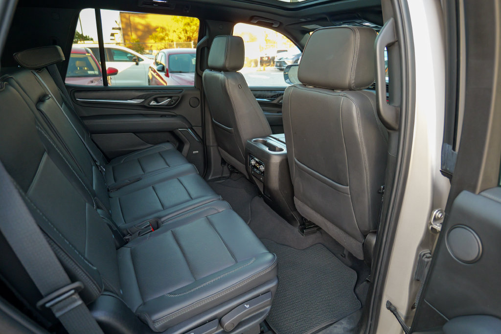 Used 2023 GMC Yukon Denali AWD/4WD image 30