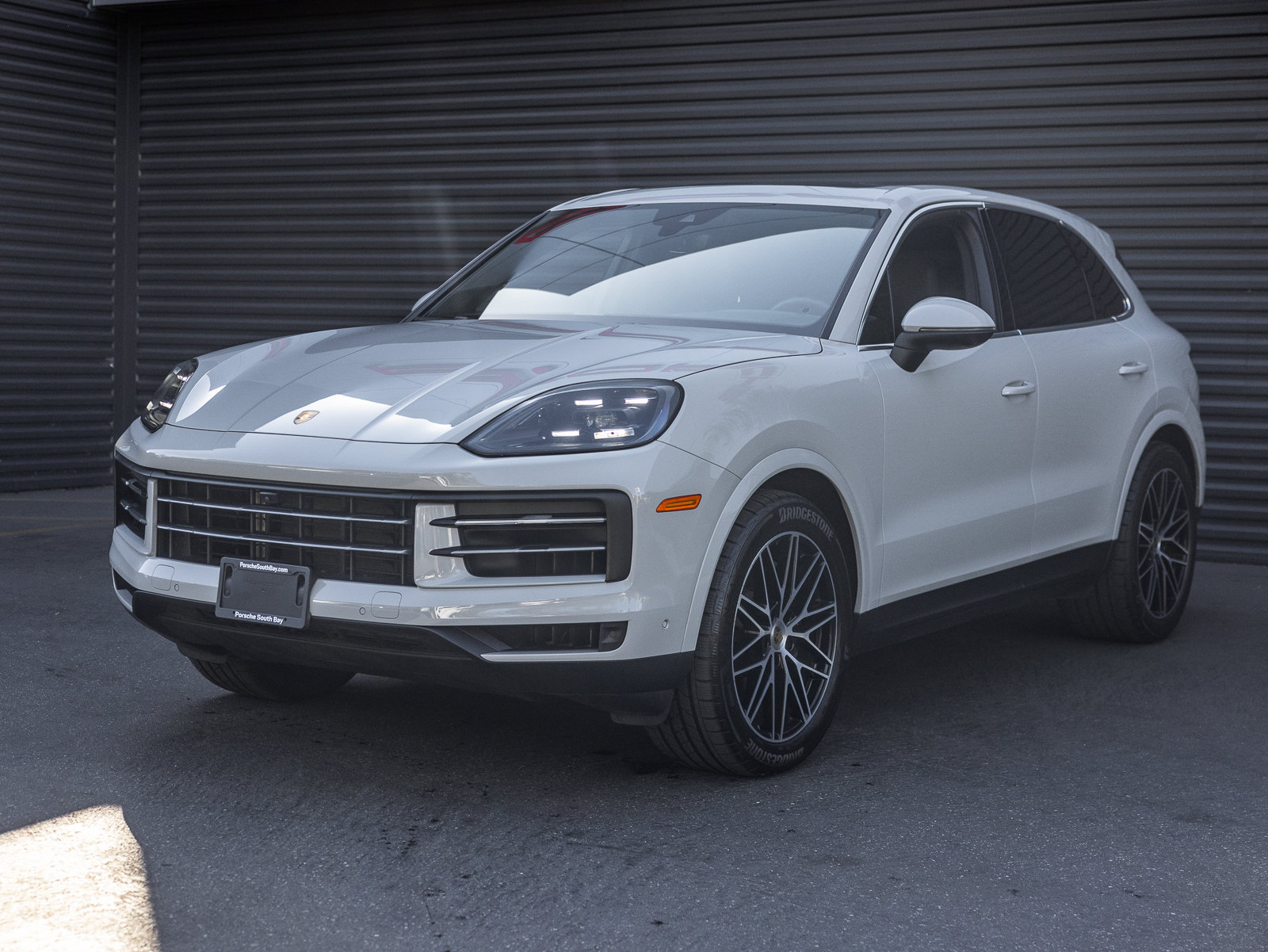 Certified 2024 Porsche Cayenne AWD/4WD image 1