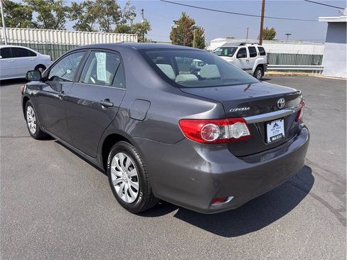 Used 2013 Toyota Corolla LE FWD image 3