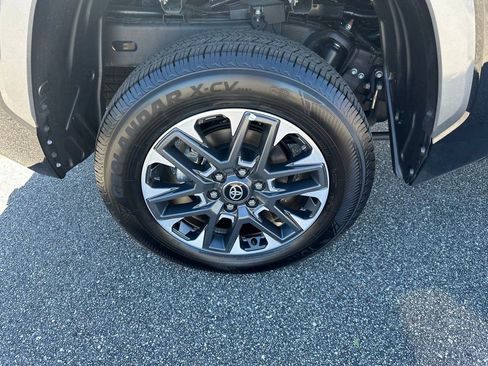 Used 2025 Toyota Tundra Limited image 5