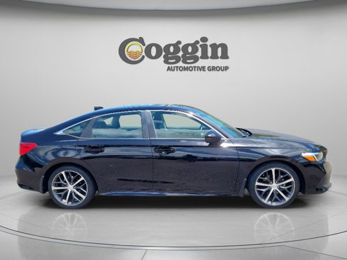 Used 2022 Honda Civic Touring image 6