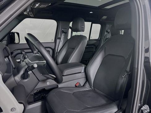 Used 2024 Land Rover Defender 110 S image 22