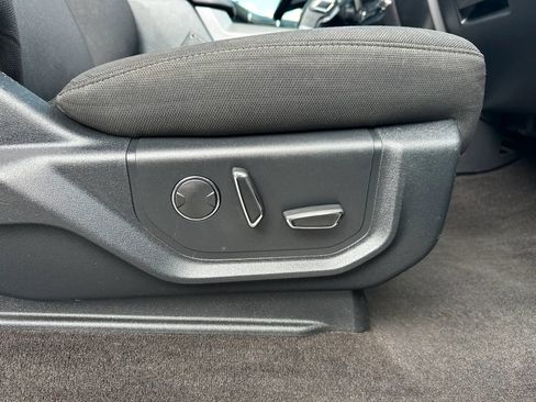 Used 2018 Ford F150 XLT w/ Equipment Group 302A Luxury AWD/4WD image 23