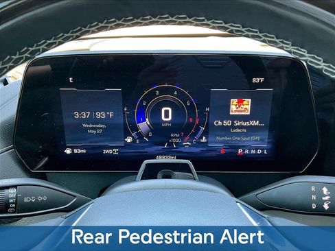Used 2025 Chevrolet Traverse LT w/ Enhanced Driving Package AWD/4WD image 17