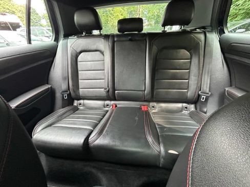Used 2020 Volkswagen GTI SE FWD image 29