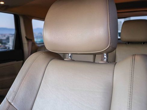 Used 2021 Jeep Grand Cherokee Limited AWD/4WD image 21