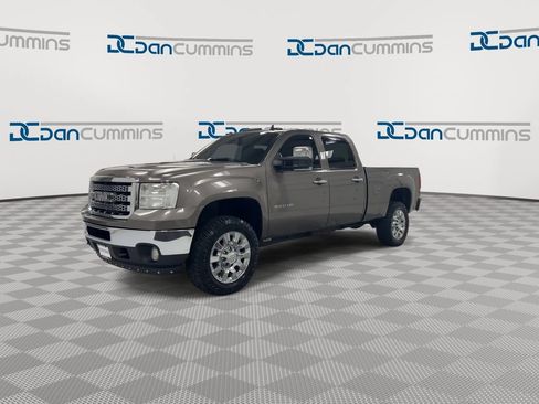 Used 2012 GMC Sierra 2500 SLE w/ SLE Preferred Package AWD/4WD image 4