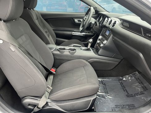 Used 2019 Ford Mustang Coupe RWD image 15