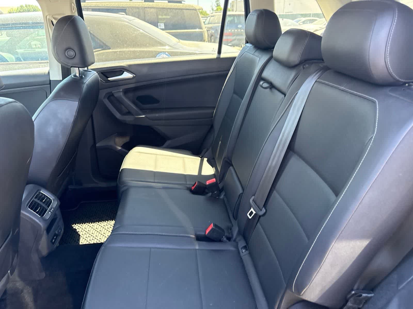 Used 2018 Volkswagen Tiguan SE FWD image 17
