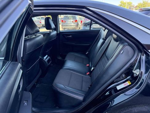 Used 2016 Toyota Camry SE w/ Moonroof Package FWD image 20