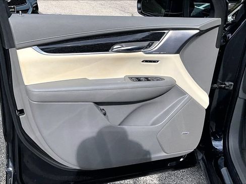 Used 2020 Cadillac XT6 Premium Luxury FWD image 22