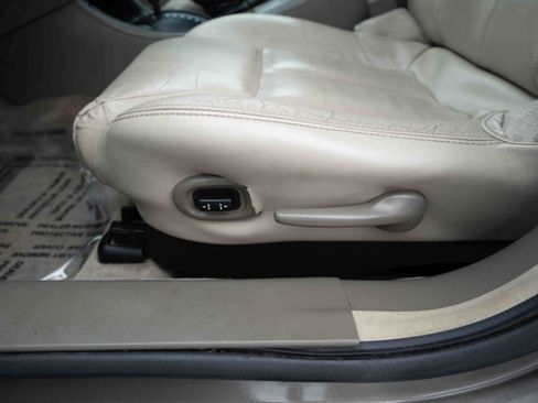 Used 2001 Oldsmobile Alero GLS FWD image 12