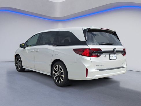 New 2026 Honda Odyssey Elite image 3