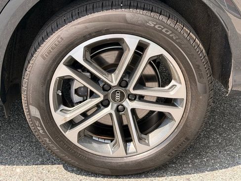 Certified 2025 Audi Q5 Premium w/ Convenience Package AWD/4WD image 24