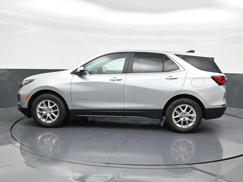 Used 2022 Chevrolet Equinox LT FWD image 2