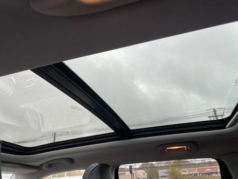 Certified 2022 Jeep Compass Limited w/ Sun and Sound Group image 11