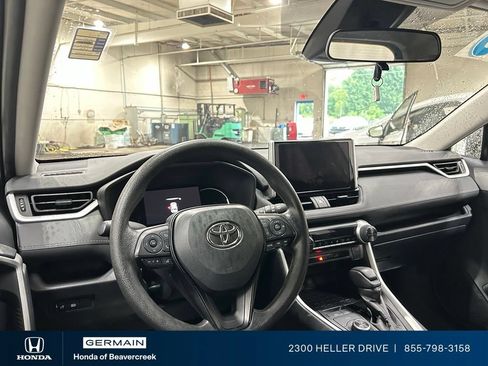 Used 2025 Toyota RAV4 XLE AWD/4WD image 15